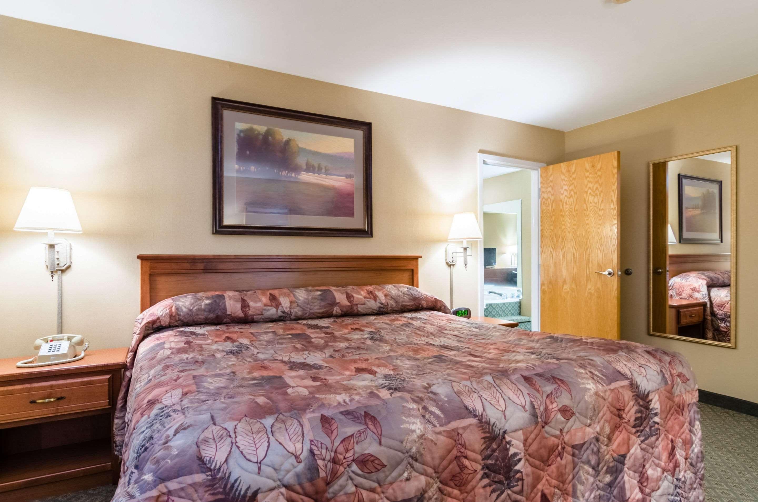 Super 8 By Wyndham Cozad Hotel Exterior photo
